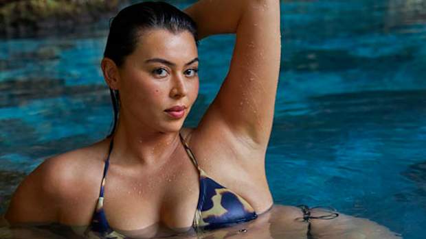 JM_SISWIM_DR_LAUREN_CHAN_08_144_GI